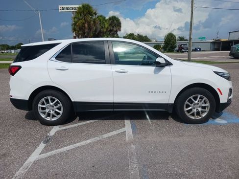 Used 2024 Chevrolet Equinox LT AWD/4WD image 2