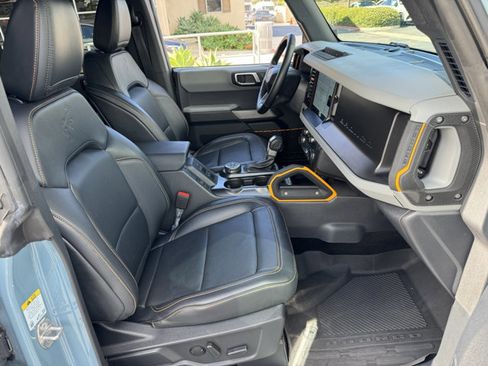 Used 2022 Ford Bronco Badlands image 6