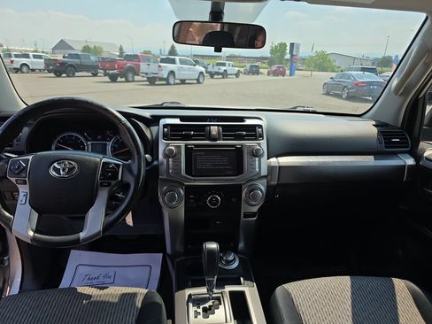 Used 2017 Toyota 4Runner SR5 AWD/4WD image 13