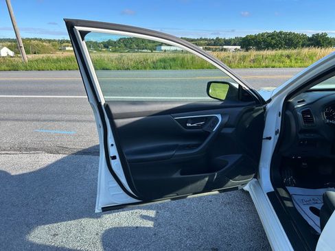 Used 2017 Nissan Altima 2.5 SV FWD image 17