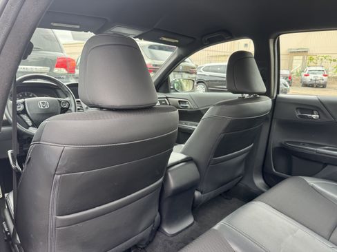 Used 2017 Honda Accord Sport image 19