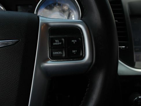 Used 2011 Chrysler 300 Limited RWD image 27