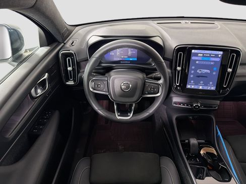 Certified 2023 Volvo C40 P8 Recharge Ultimate w/ Protection Package Premier AWD/4WD image 23