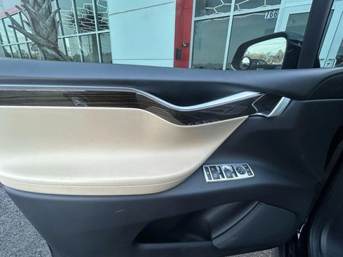 Used 2016 Tesla Model X 90D AWD/4WD image 22