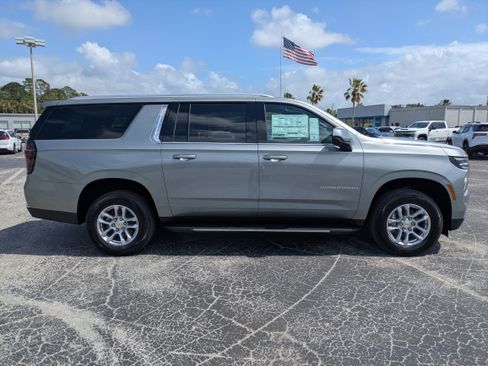 New 2026 Chevrolet Suburban LS RWD image 6