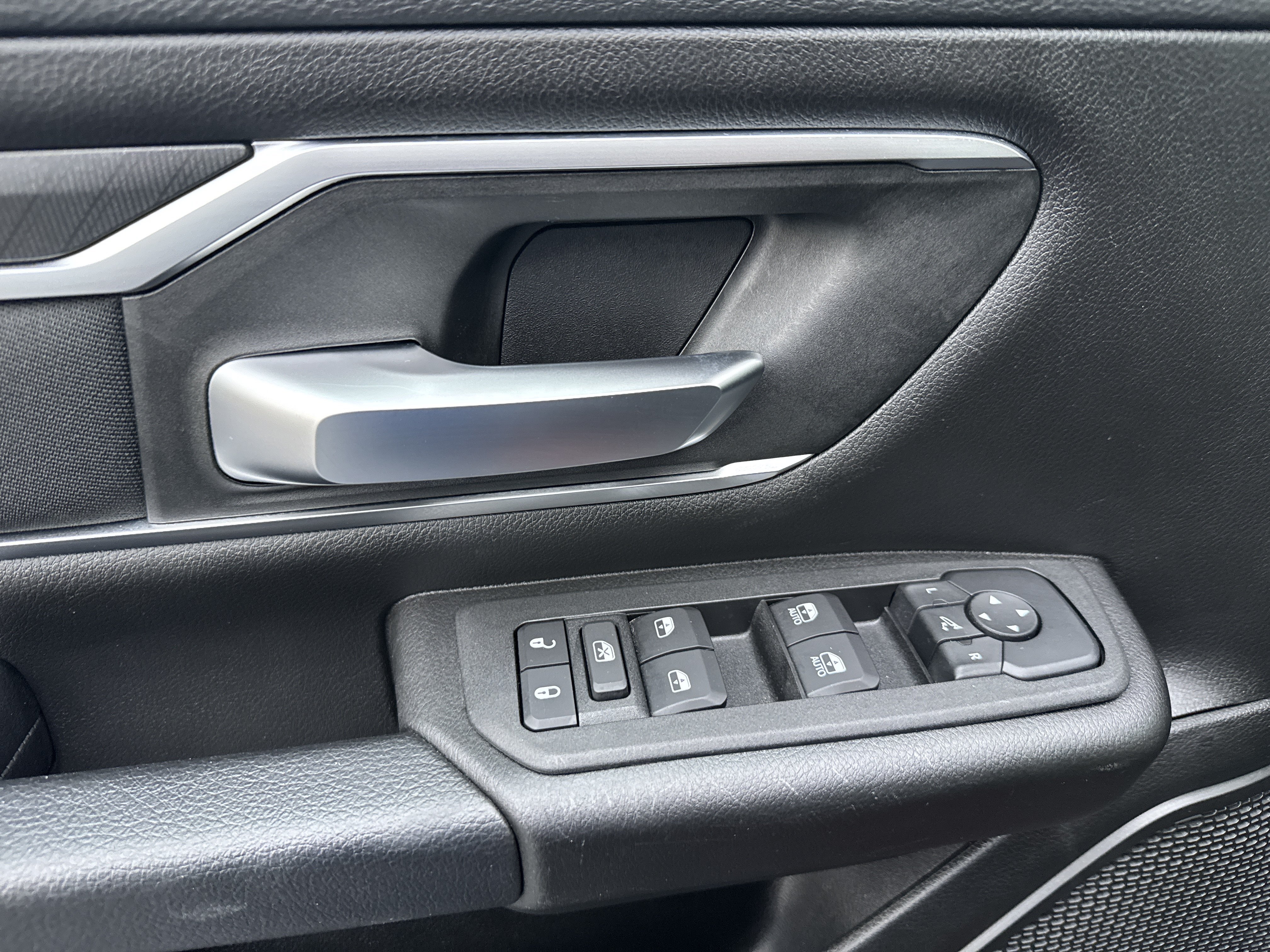 Used 2025 RAM 1500 Big Horn AWD/4WD image 7