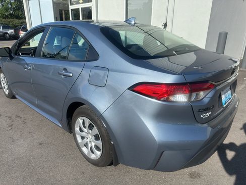Used 2025 Toyota Corolla LE FWD image 5