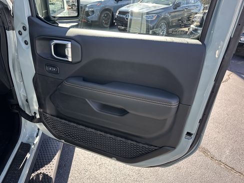 Used 2024 Jeep Wrangler Sahara w/ Technology Group image 17