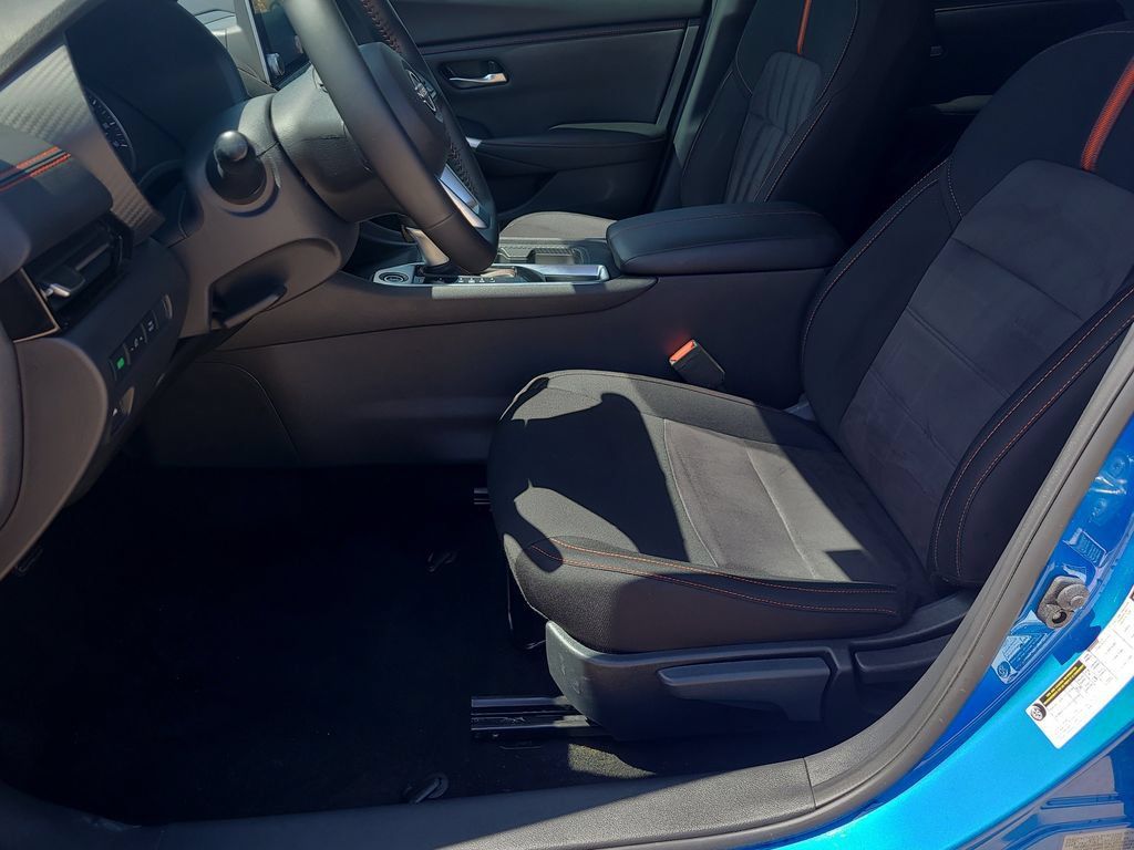 Certified 2025 Nissan Sentra SR FWD image 15
