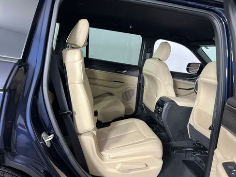 Used 2023 Jeep Grand Cherokee L Limited image 29