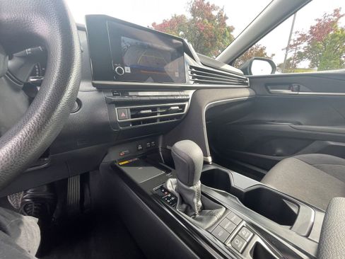 Used 2025 Toyota Camry LE image 35