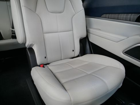 Used 2024 Kia Telluride EX w/ EX Captain's Chair Package AWD/4WD image 14