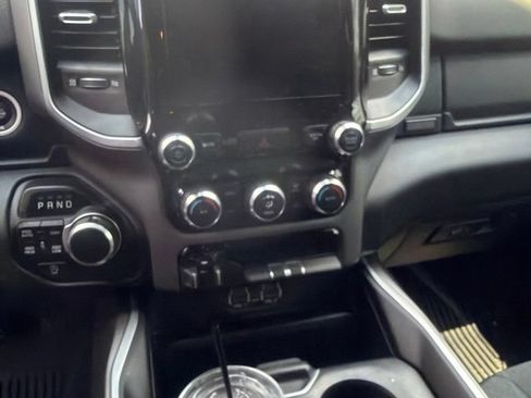 Used 2022 RAM 1500 Big Horn AWD/4WD image 4