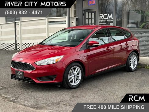 Used 2015 Ford Focus SE FWD image 1