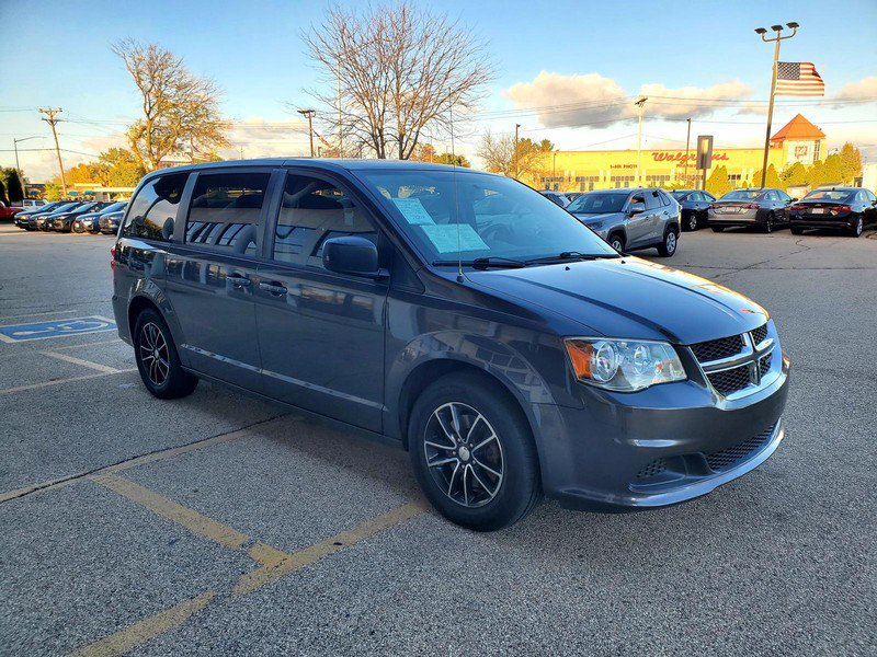 Used 2018 Dodge Grand Caravan SE w/ UConnect Hands-Free Group FWD image 3