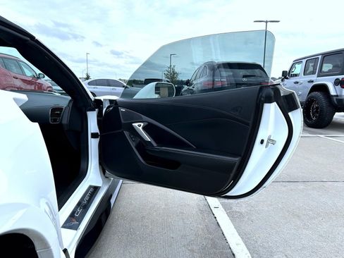 Used 2019 Chevrolet Corvette Z06 RWD image 16