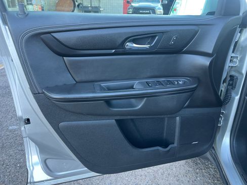 Used 2017 Chevrolet Traverse LT image 13