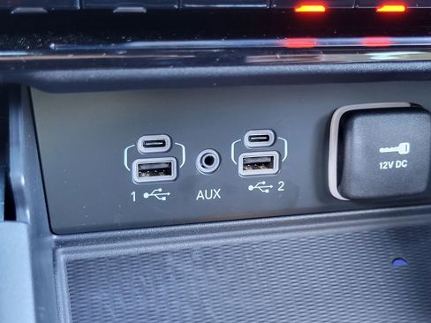 Used 2024 Jeep Grand Cherokee L Altitude image 13