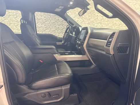 Used 2022 Ford F250 Lariat w/ Lariat Ultimate Package AWD/4WD image 11