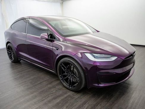 Used 2022 Tesla Model X Plaid image 2