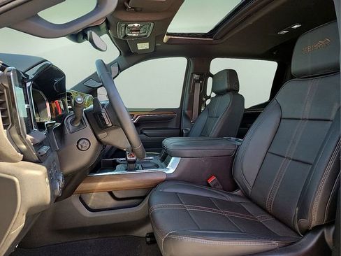 Certified 2024 Chevrolet Silverado 1500 High Country w/ Technology Package image 17