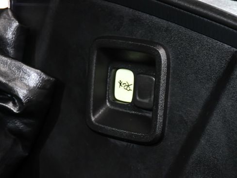 Used 2025 GMC Hummer EV 2X w/ LPO, Cargo Utility Package AWD/4WD image 65