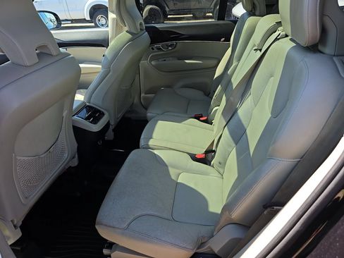 Used 2019 Volvo XC90 T6 Momentum w/ Protection Package Premier AWD/4WD image 6