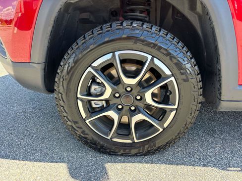 Certified 2026 Jeep Compass Trailhawk AWD/4WD image 8