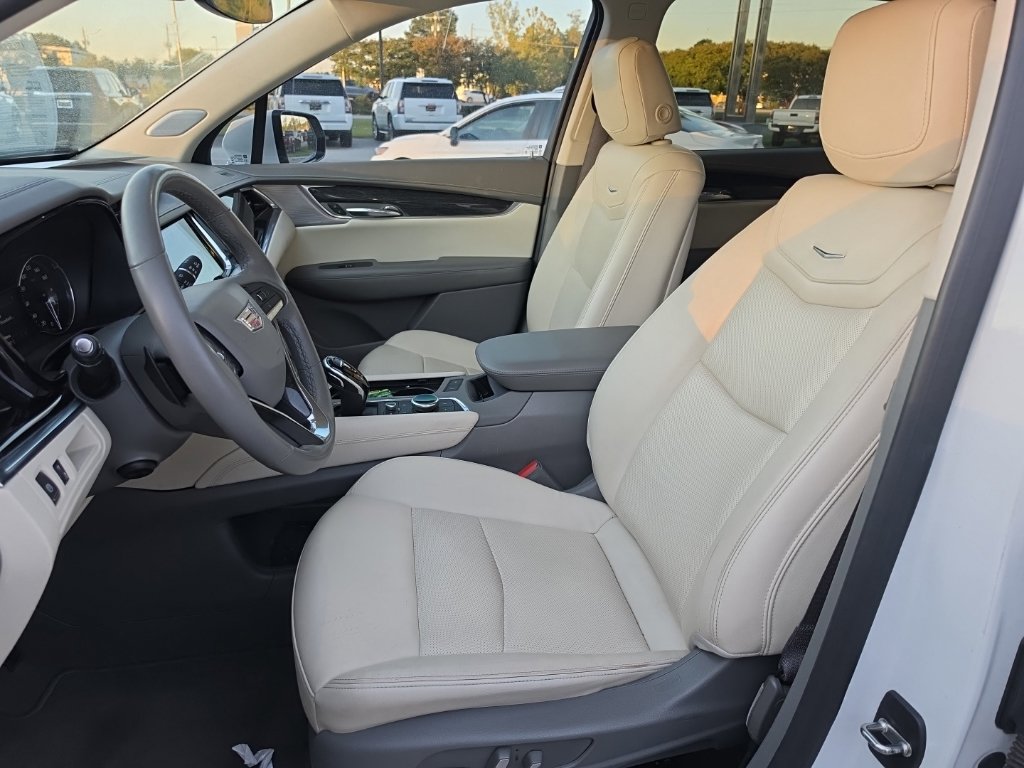 Used 2022 Cadillac XT6 Premium Luxury FWD image 7