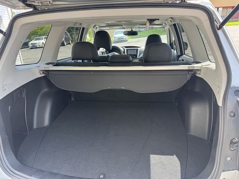 Used 2010 Subaru Forester 2.5X Limited AWD/4WD image 9