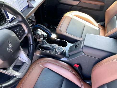 Used 2022 Ford Bronco Outer Banks AWD/4WD image 17