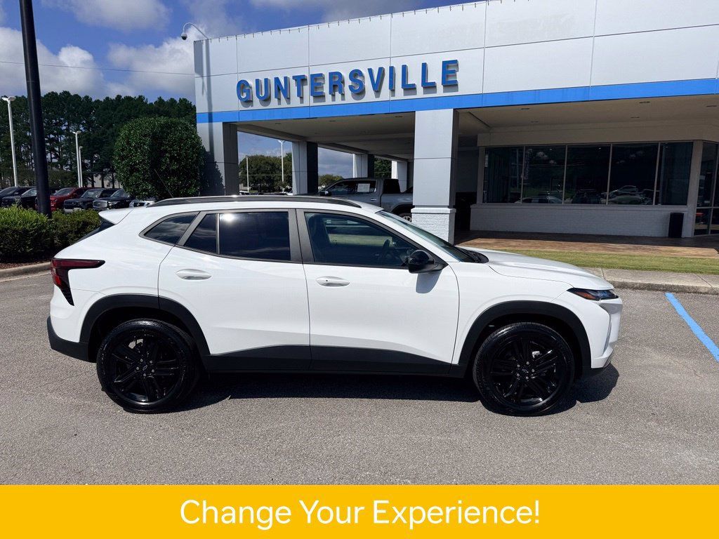 Used 2025 Chevrolet Trax ACTIV w/ Driver Confidence Package FWD image 4