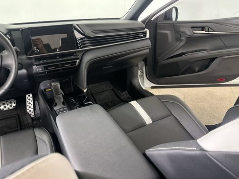 Used 2026 Toyota Camry SE FWD image 21