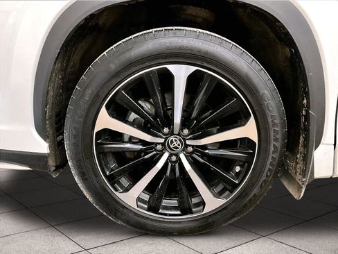 Used 2022 Toyota Highlander XSE image 8