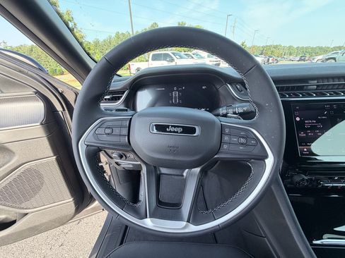 New 2026 Jeep Grand Cherokee Laredo RWD image 12