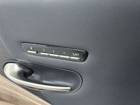 Used 2021 Lexus LS 500 RWD image 18