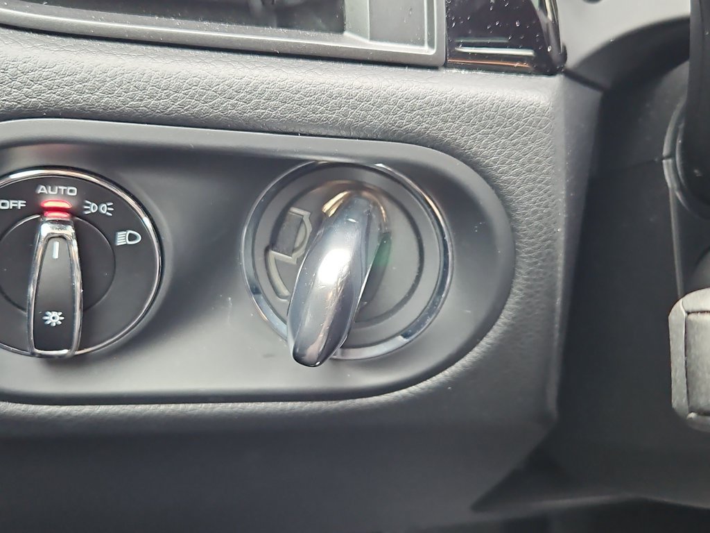 Certified 2026 Porsche Macan Turbo AWD/4WD image 30