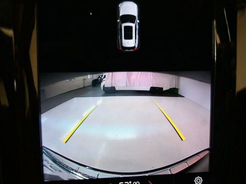 Used 2022 Volvo XC60 B5 Momentum w/ Protection Package Premier image 53