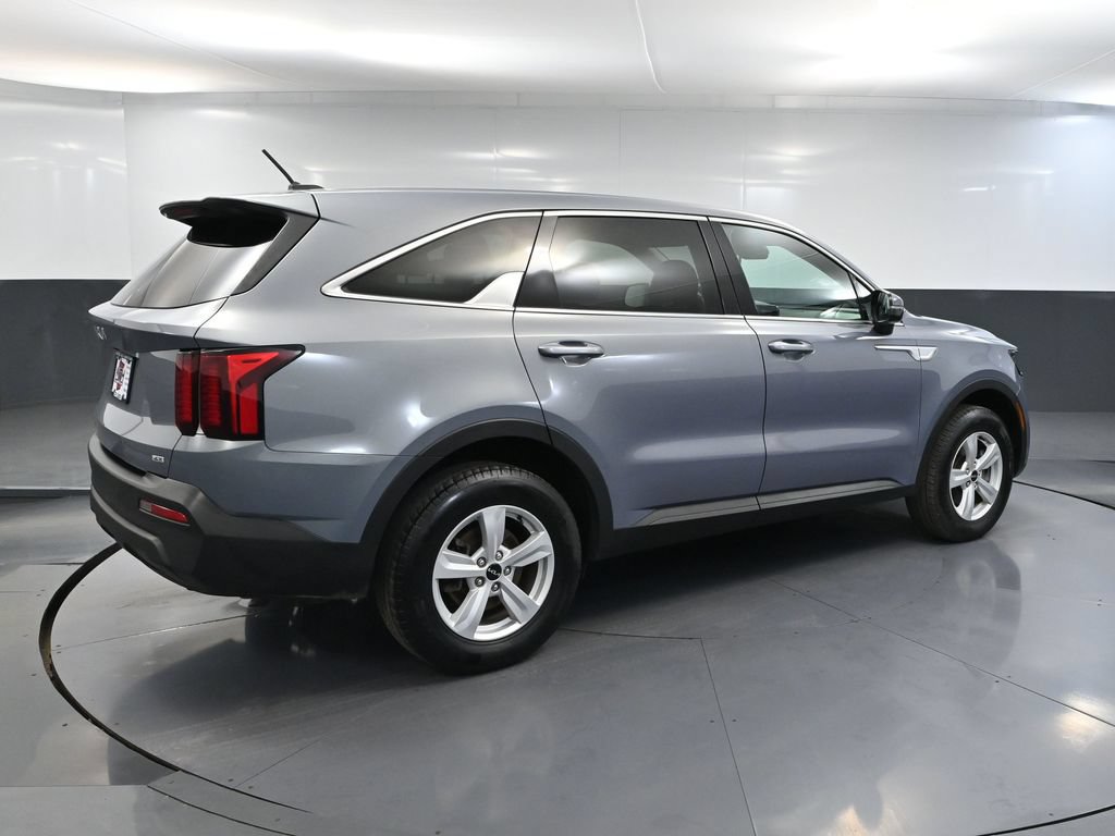 Used 2023 Kia Sorento LX AWD/4WD image 4