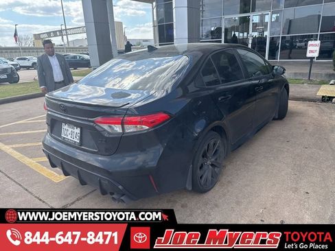 Used 2023 Toyota Corolla SE image 2