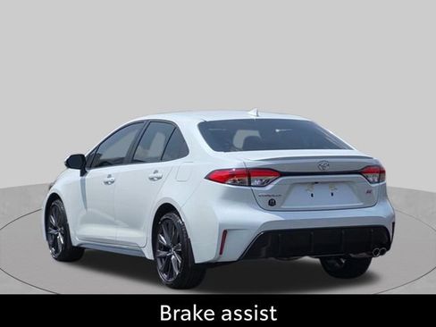 Used 2026 Toyota Corolla SE FWD image 4