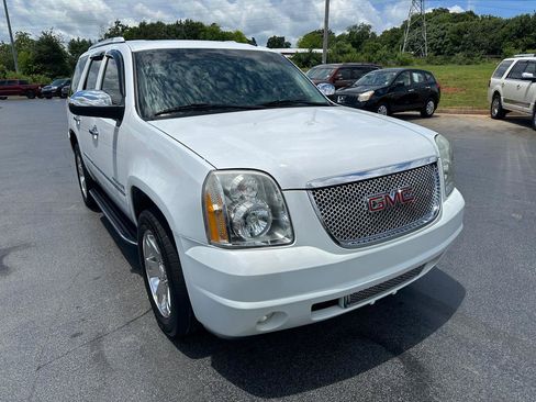 Used 2009 GMC Yukon Denali AWD/4WD image 6