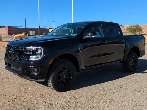 Used 2025 Ford Ranger Lariat w/ Black Appearance Package image 8
