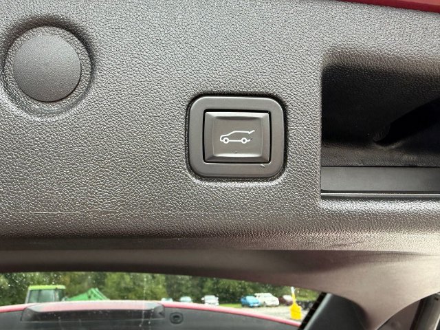 Used 2018 Chevrolet Equinox LT FWD image 8