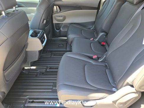 New 2026 Kia Carnival LXS FWD image 11