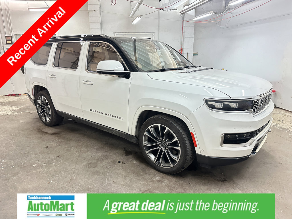 Used 2022 Jeep Grand Wagoneer Series III w/ Rear Seat Video Group 1 AWD/4WD image 1