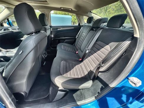 Used 2020 Ford Fusion SE image 24