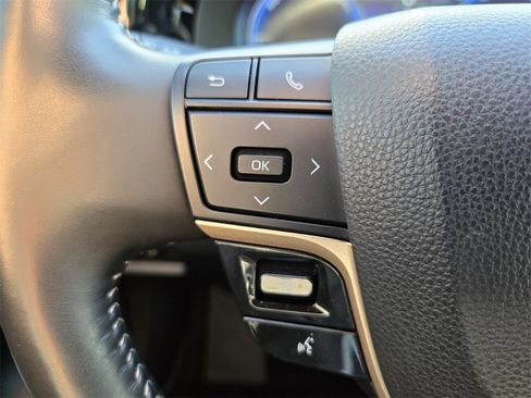 Used 2024 Toyota Crown Limited image 23