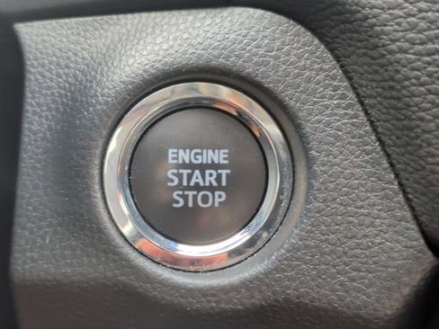 Used 2022 Toyota RAV4 XLE FWD image 20