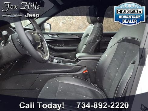 Used 2024 Jeep Grand Cherokee Altitude image 15